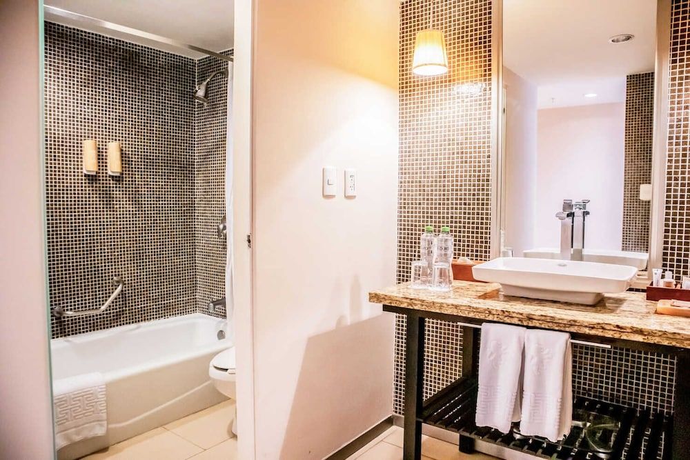 Emporio Veracruz Hotel Superior Room, 1 King Bed, Ocean View 3