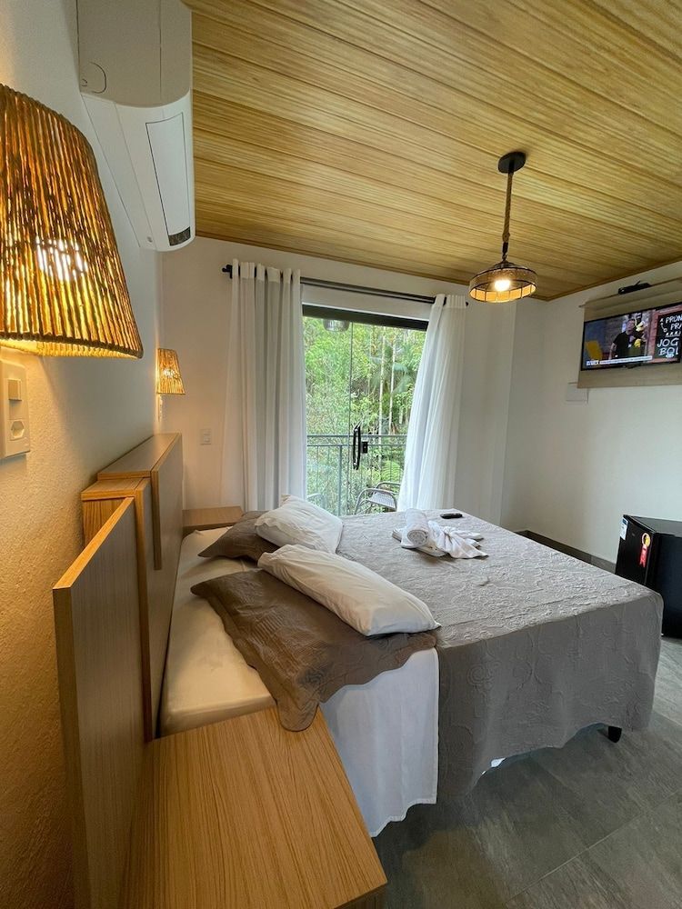 Deluxe Room, 1 Double Bed, Mountain View