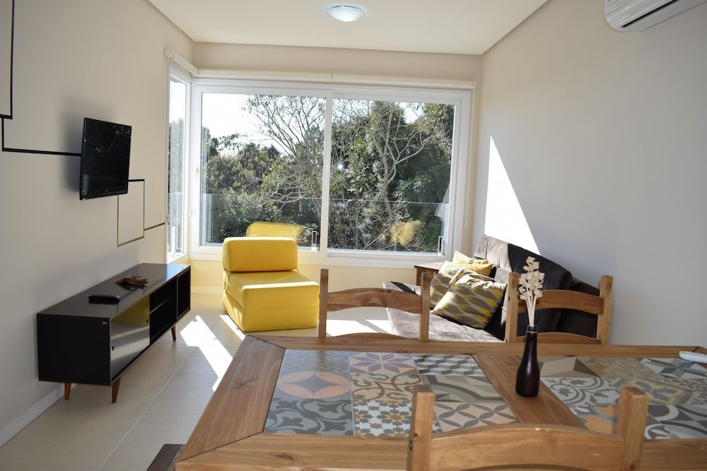 Apartment (101)