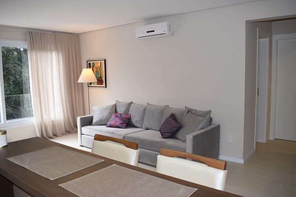 Apartment (103)