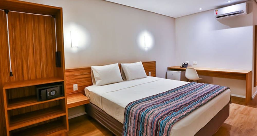 Standard Room, 1 Queen Bed, Non Smoking