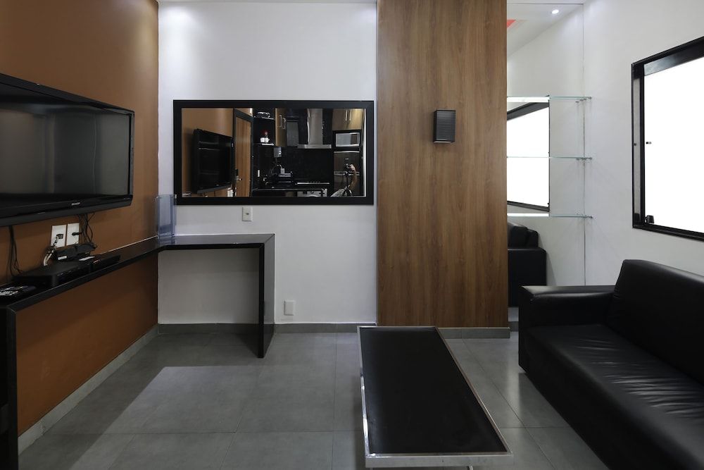 undefined Rio Rentals 021- C047 Studio na quadra da praia com máquina 4