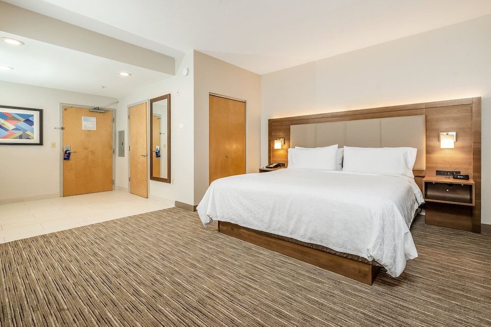 Standard Room, 1 King Bed