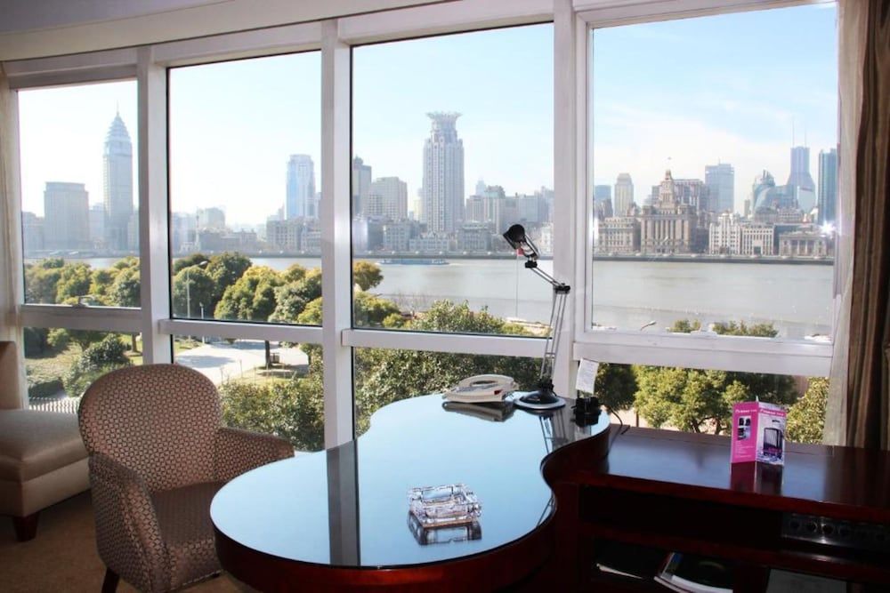 undefined Oriental Riverside Hotel 9