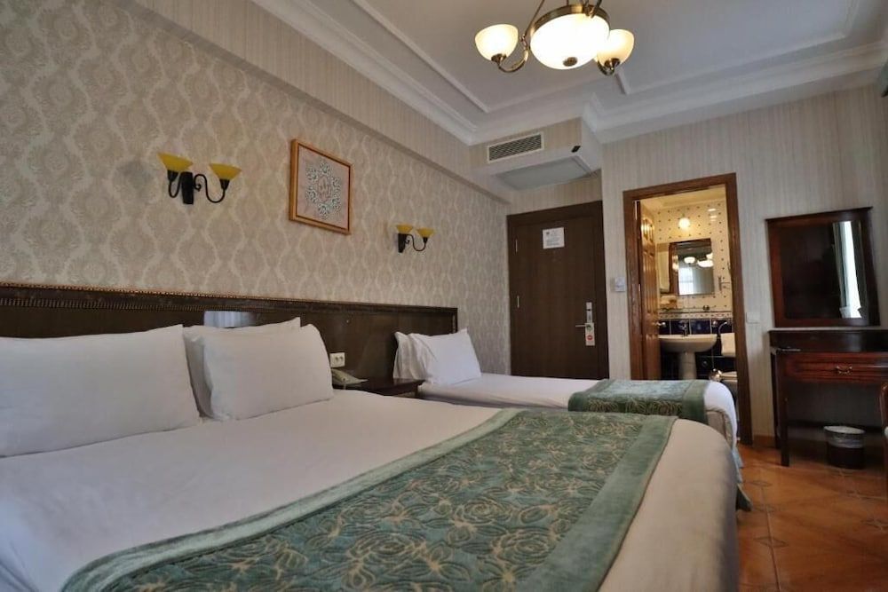 Blue House Hotel Standard Triple Room 2