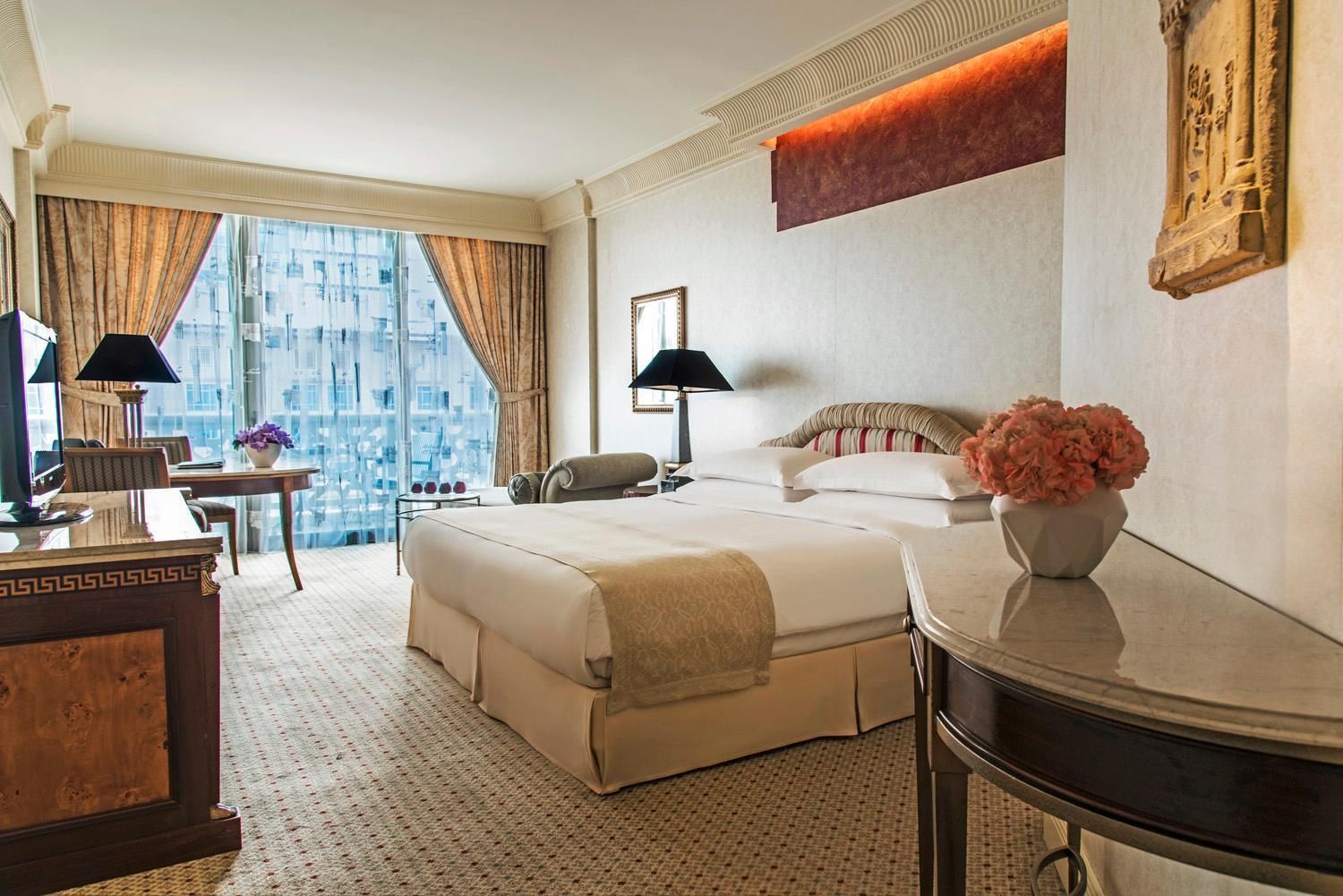 1 King Bed Premium Pool Sea View Smoking