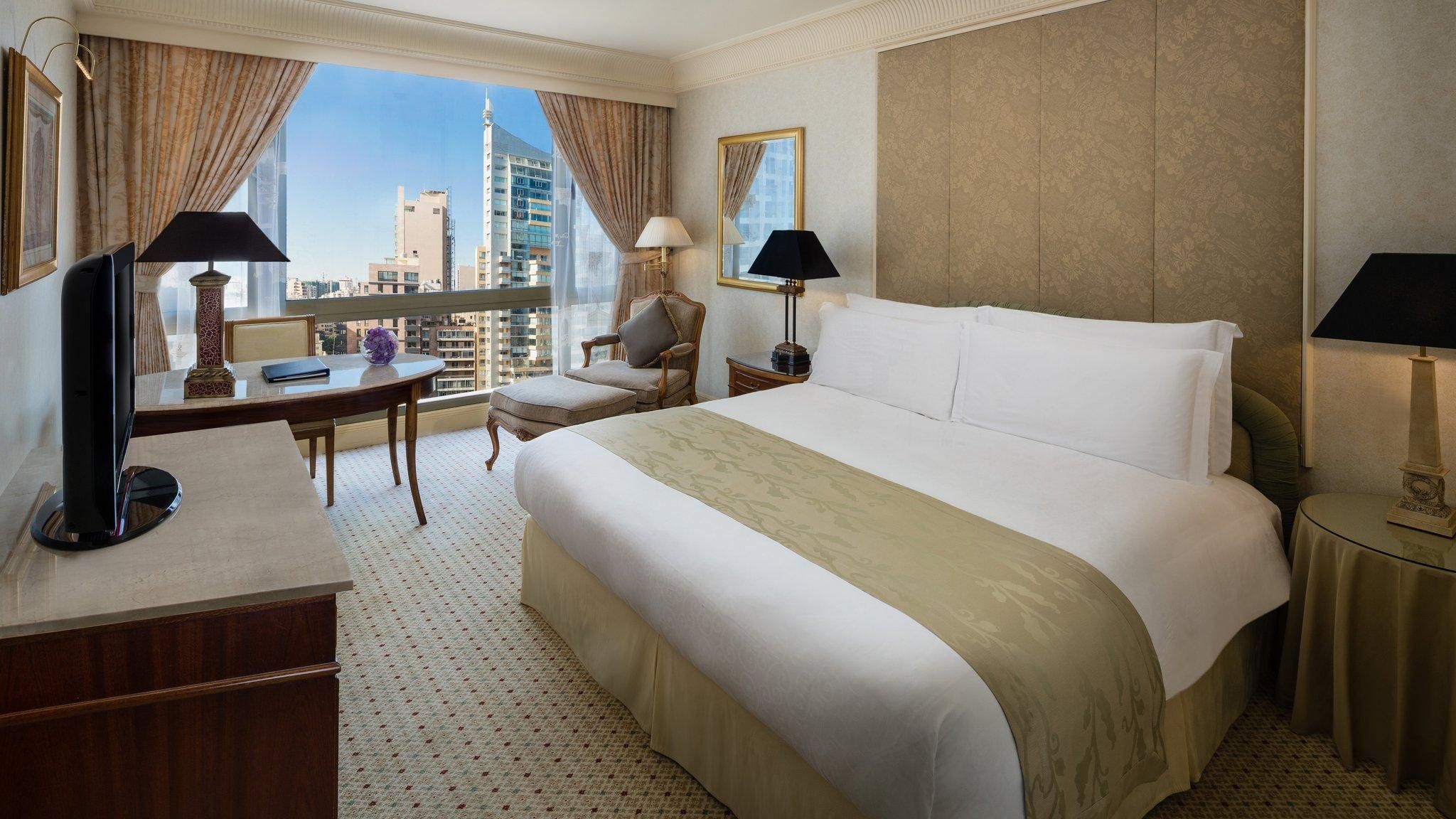 1 King Junior Suite City View Smoking