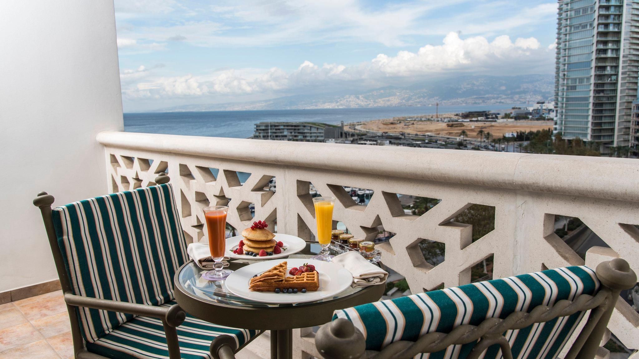 2 Single Premium Balcony Lounge Access