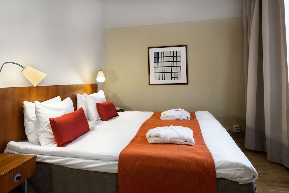 Superior Room, 1 King Bed, Balcony