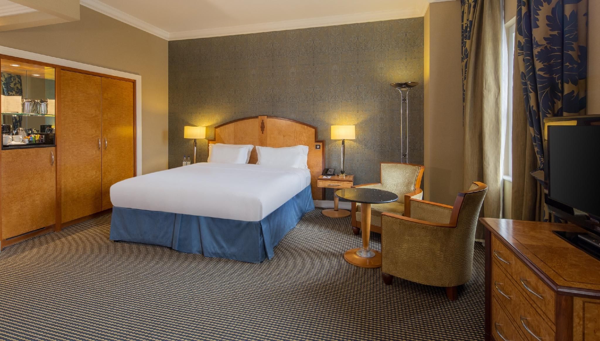 undefined Hilton London Paddington 8