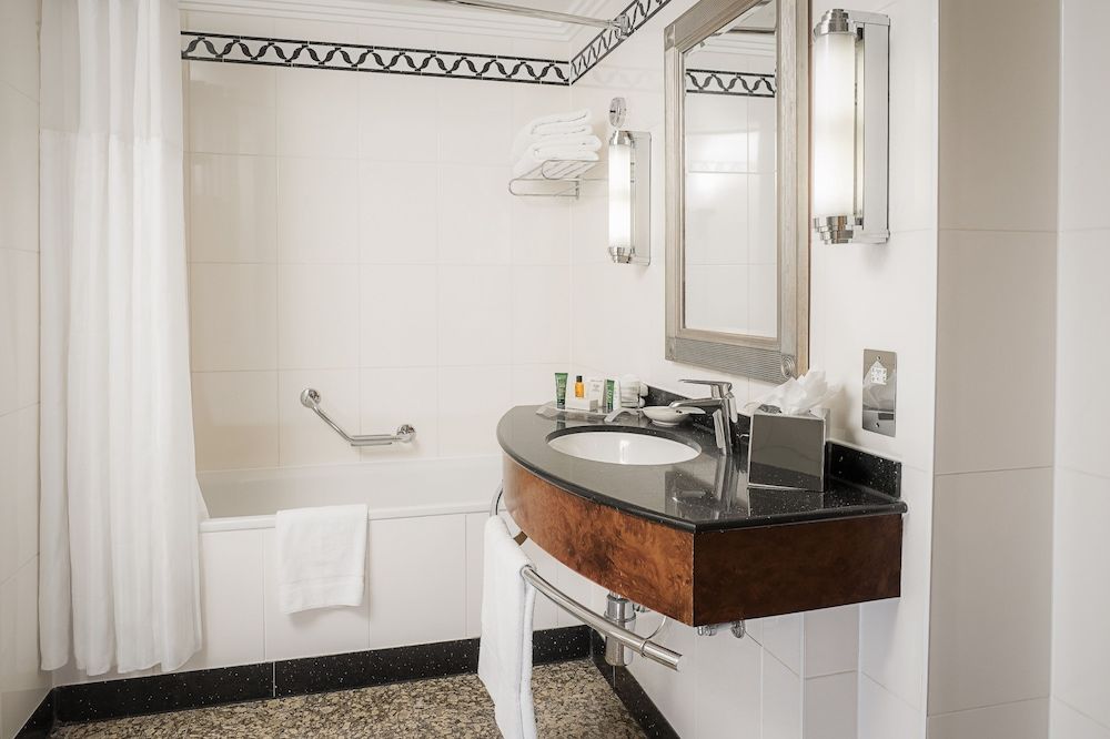 Suite, 1 Queen Bed