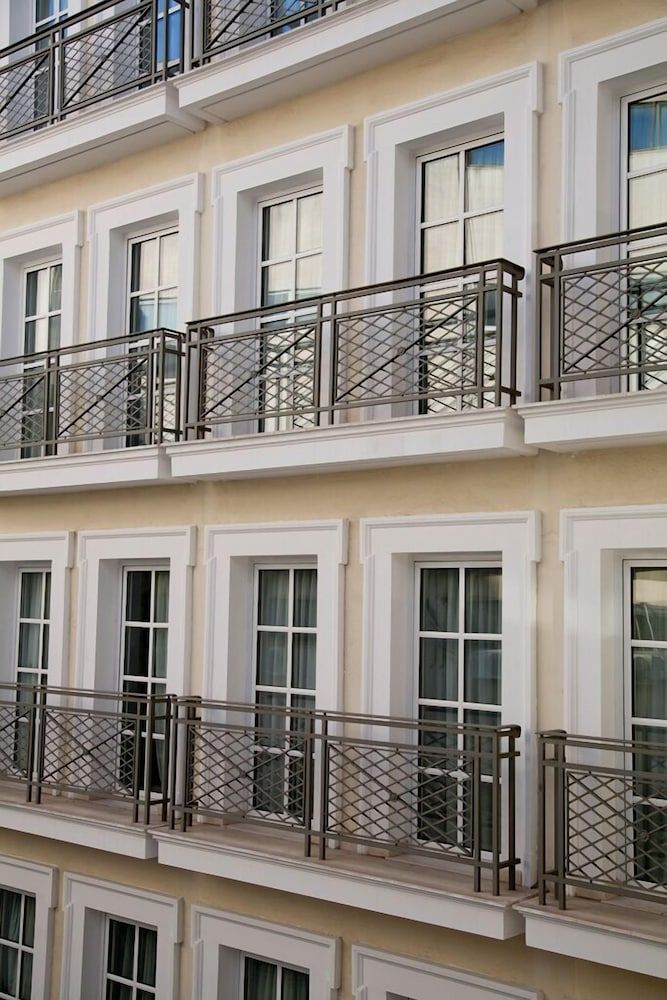 undefined Hera Hotel 10