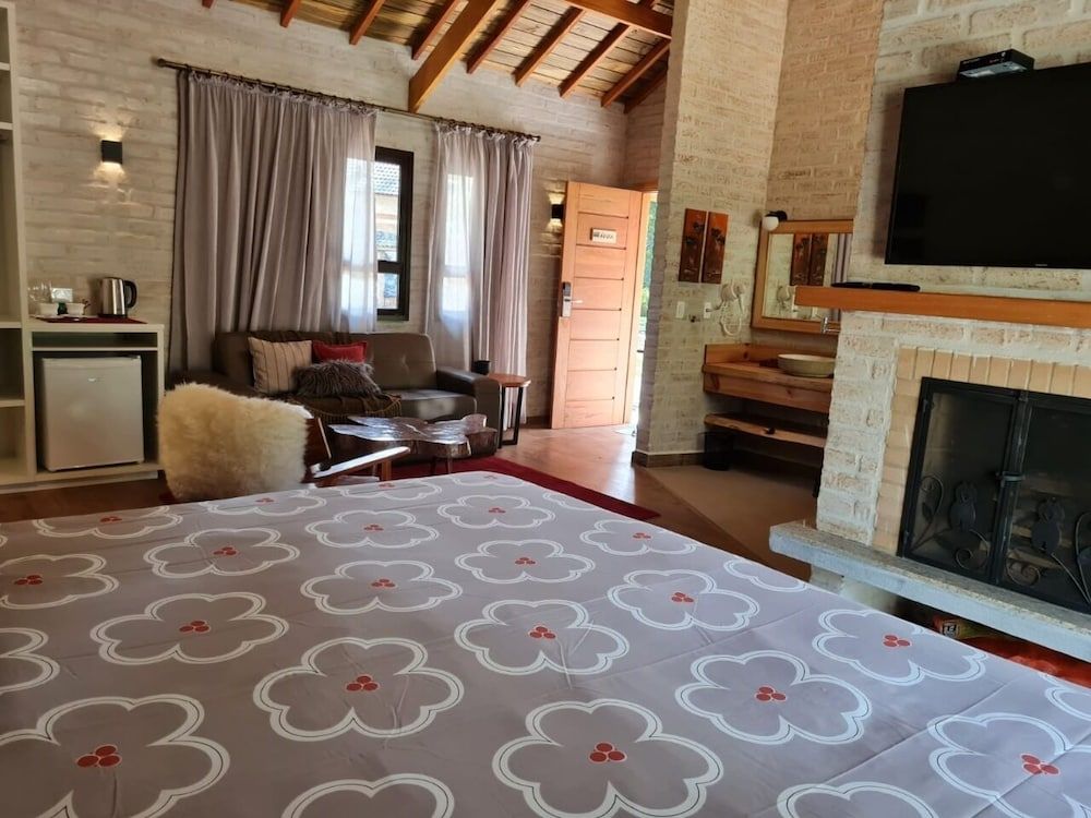 Pousada Toca da Coruja Luxury Double Room, 1 King Bed, Hot Tub, Garden Area 6