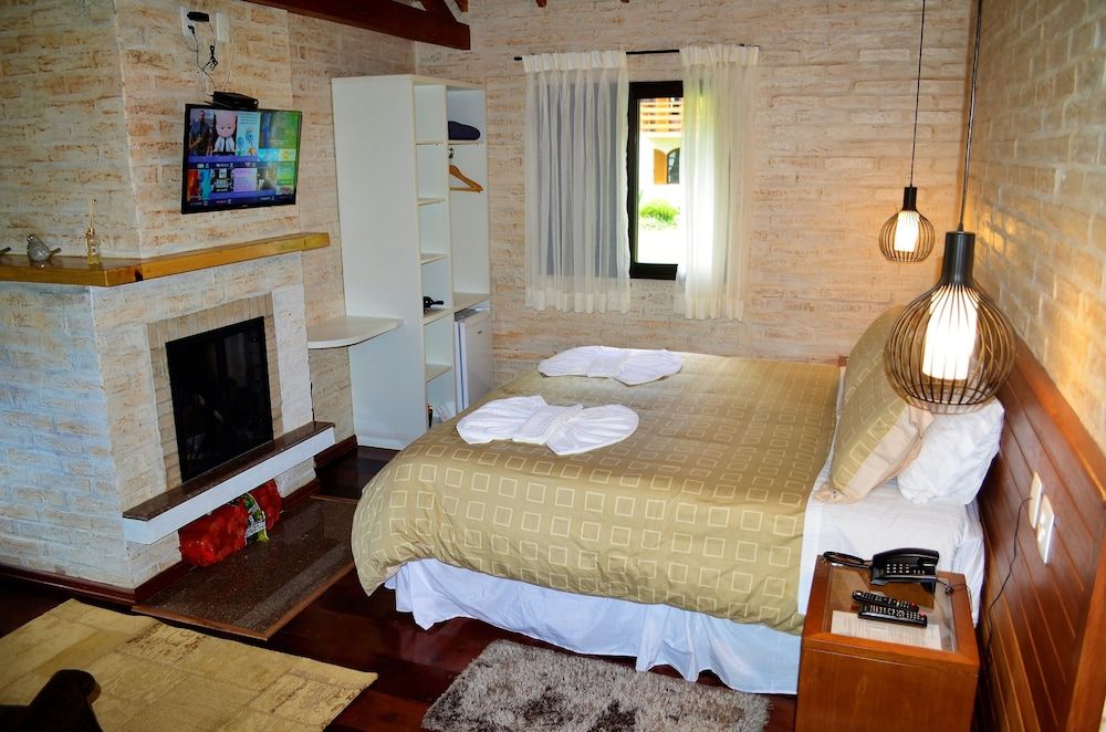 Pousada Toca da Coruja Deluxe Chalet, 1 King Bed, Hot Tub, Garden Area 4