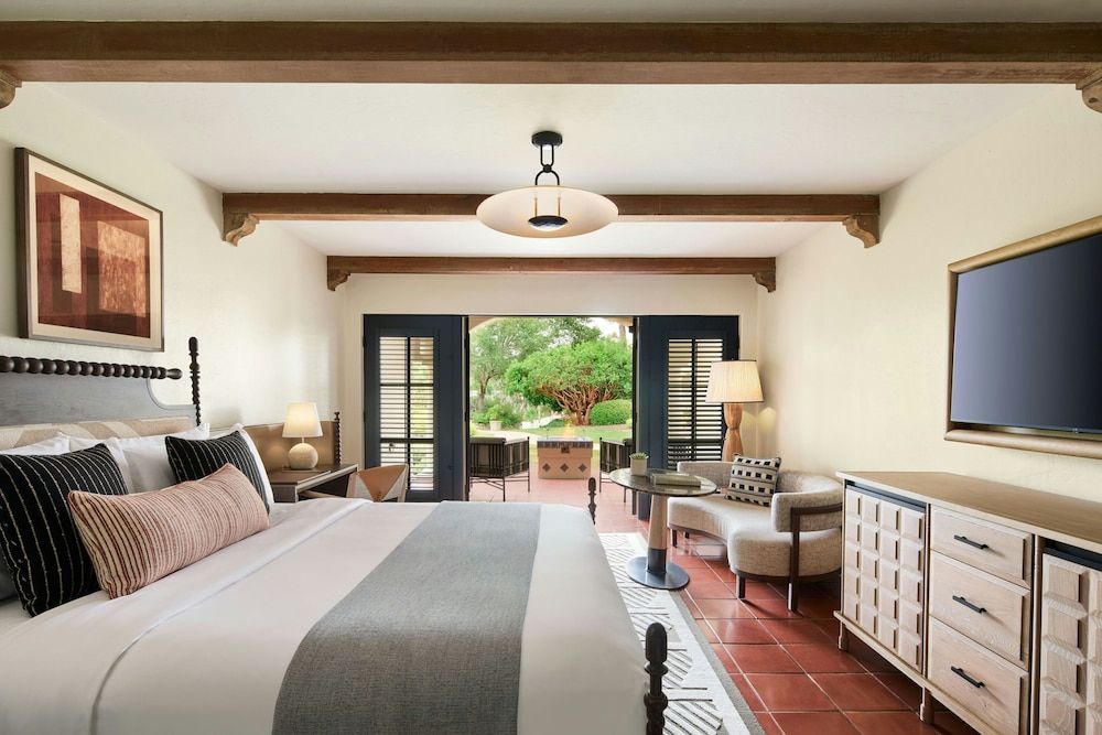 Room, 1 King Bed, Non Smoking, Resort View