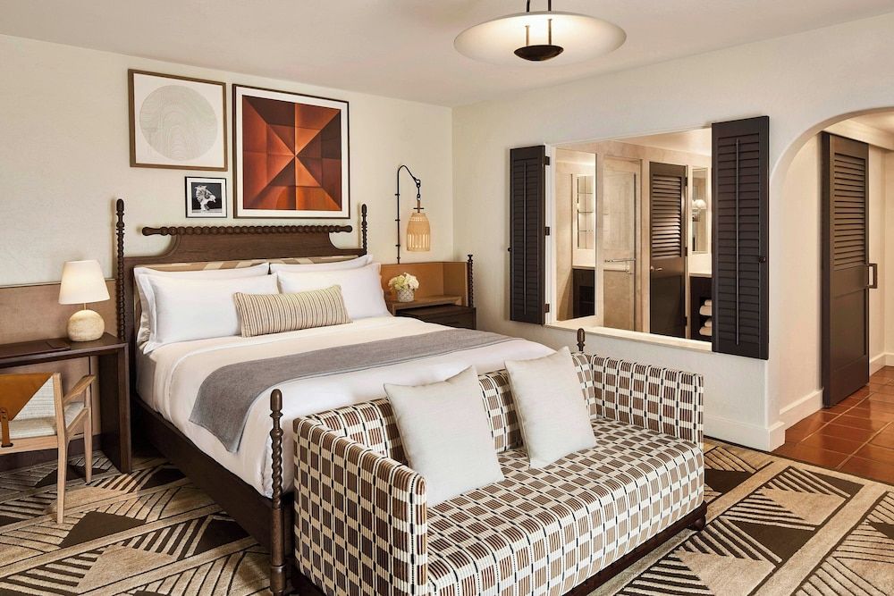 Suite, 1 King Bed with Sofa bed, Balcony