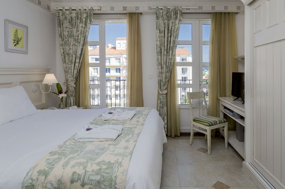 Junior Suite, City View