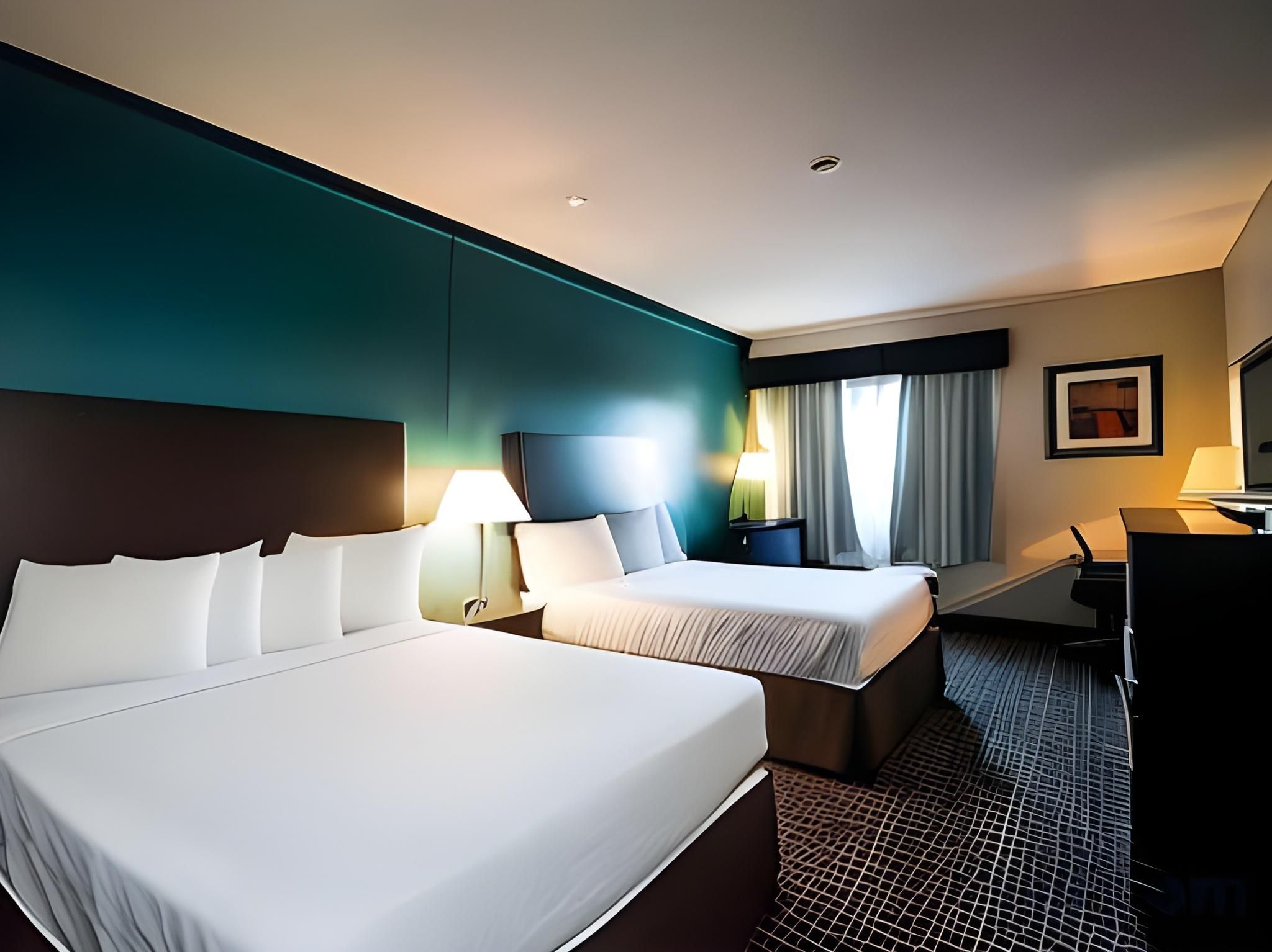 1 King Bed, Nonsmoking, Small Room