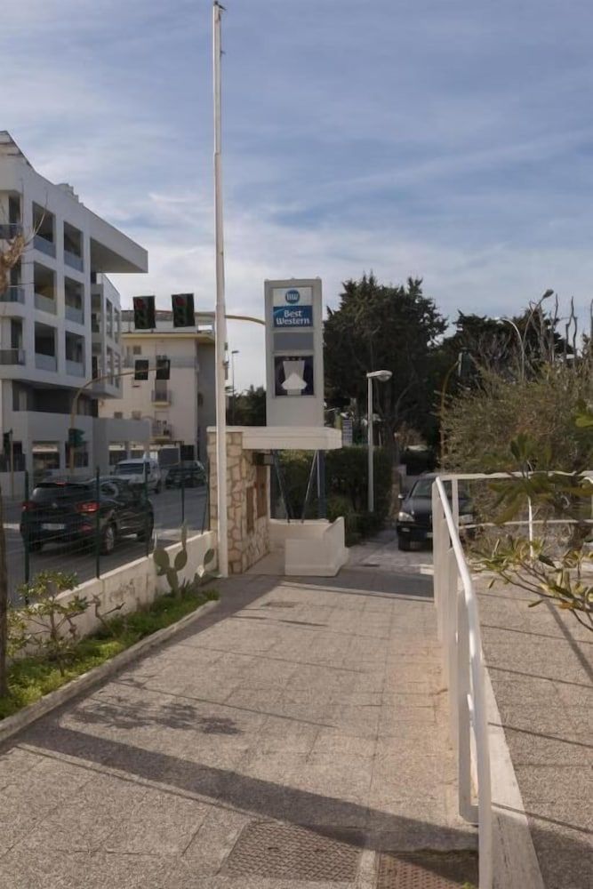 undefined Hotel La Baia 6