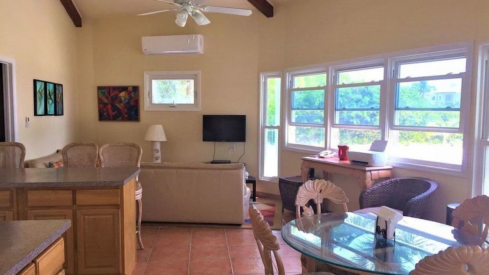 5 Beach Homes Near White Sand Beaches of South Andros Single Room, 1 King Bed 4