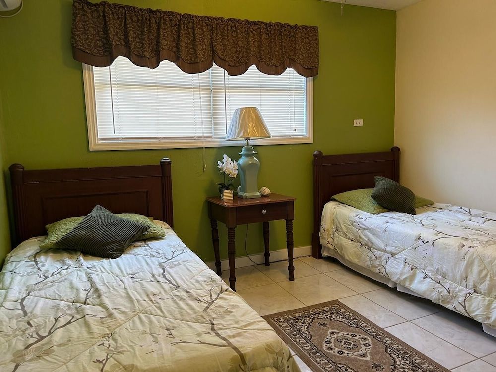 Basic Duplex, 2 Bedrooms, Ocean View, Oceanfront