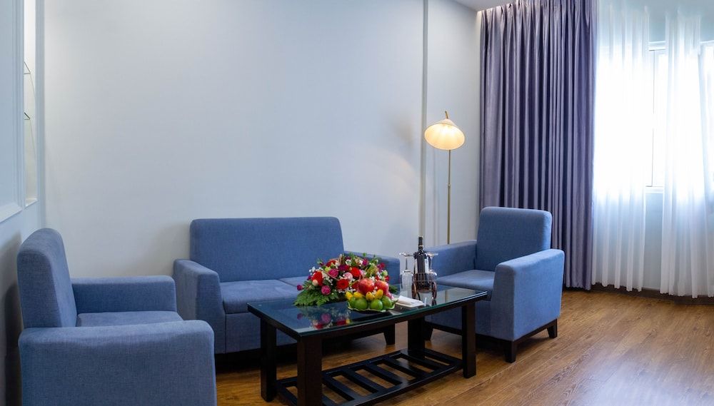 Royal Hotel Saigon Deluxe Suite 5