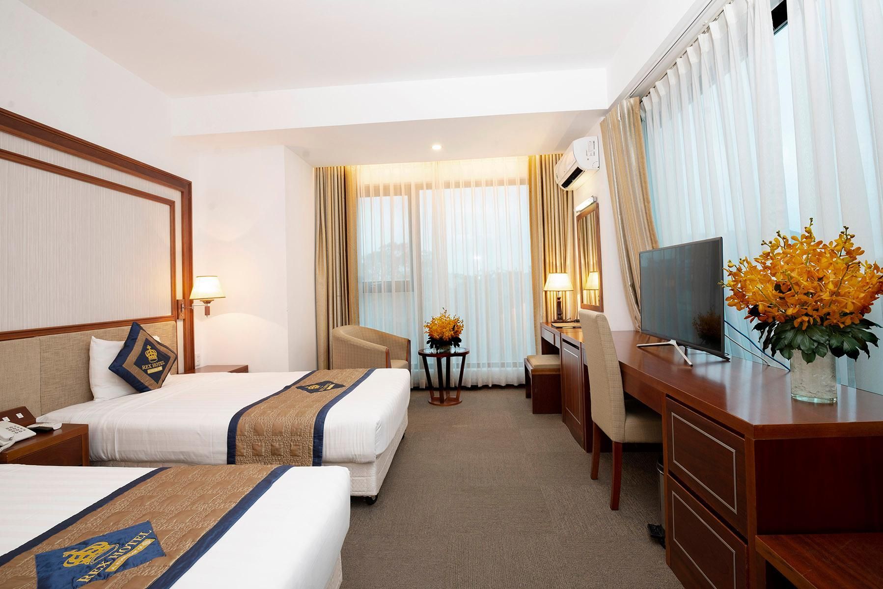Deluxe Room Twin Bed