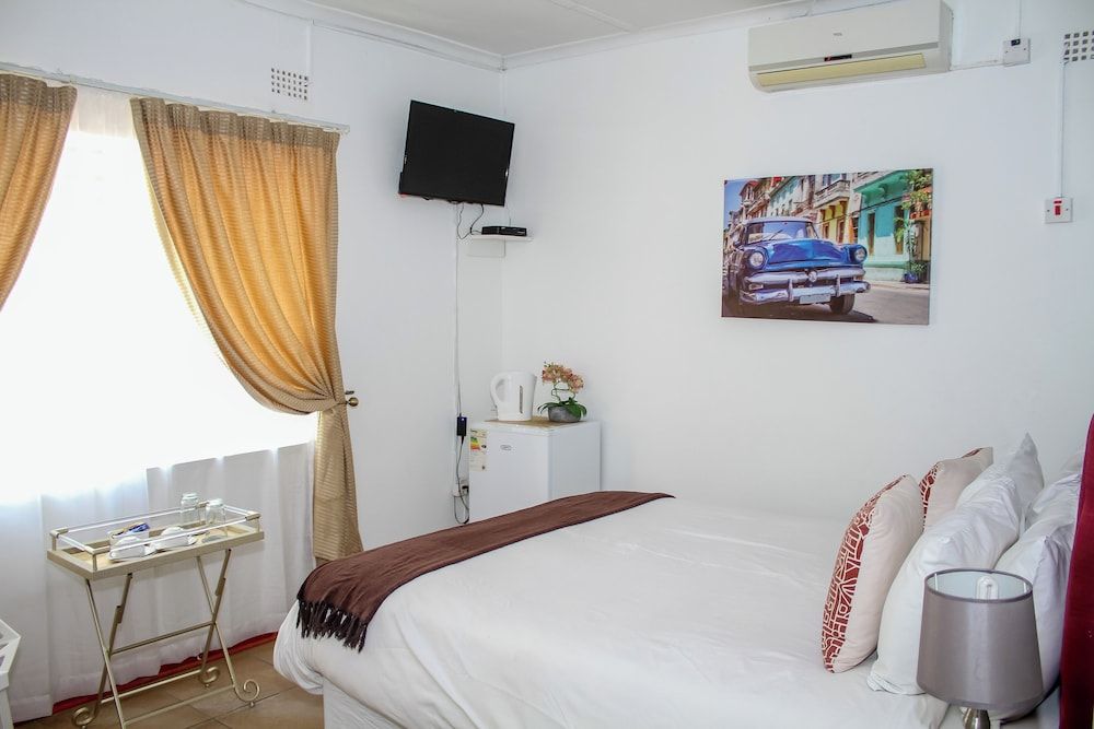 Thamalakane Guest House Standard Room, 1 Queen Bed 2