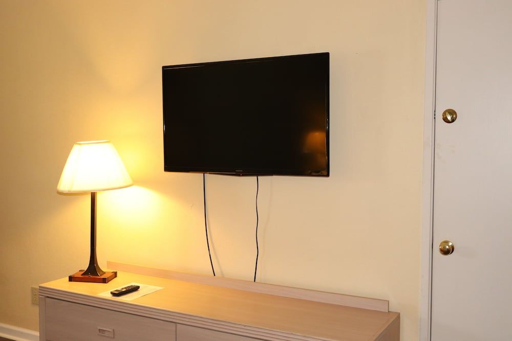 Woodstream Inn Standard Double Room 6