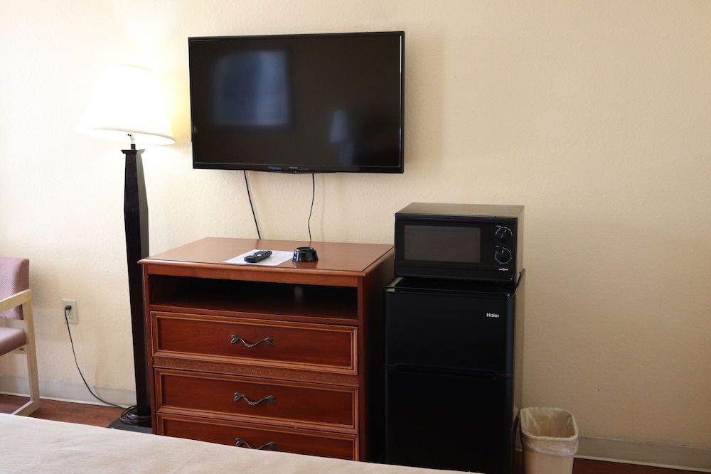 Woodstream Inn Single Room, 1 King Bed, Accessible 8