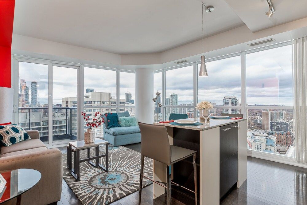 QuickStay - Incredible Downtown Condo, Yonge & College City Condo, 1 Bedroom, Kitchen, City View 7