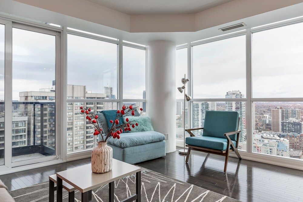QuickStay - Incredible Downtown Condo, Yonge & College City Condo, 1 Bedroom, Kitchen, City View 6