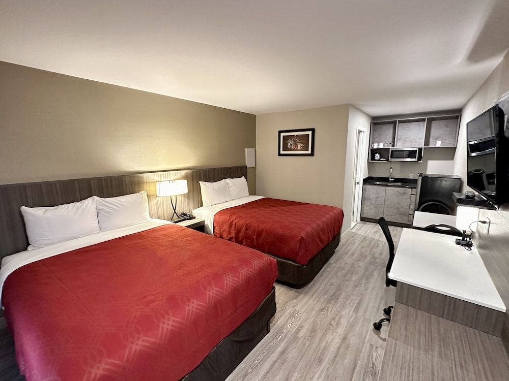 Efficiency, Room, 2 Queen Beds, Non Smoking