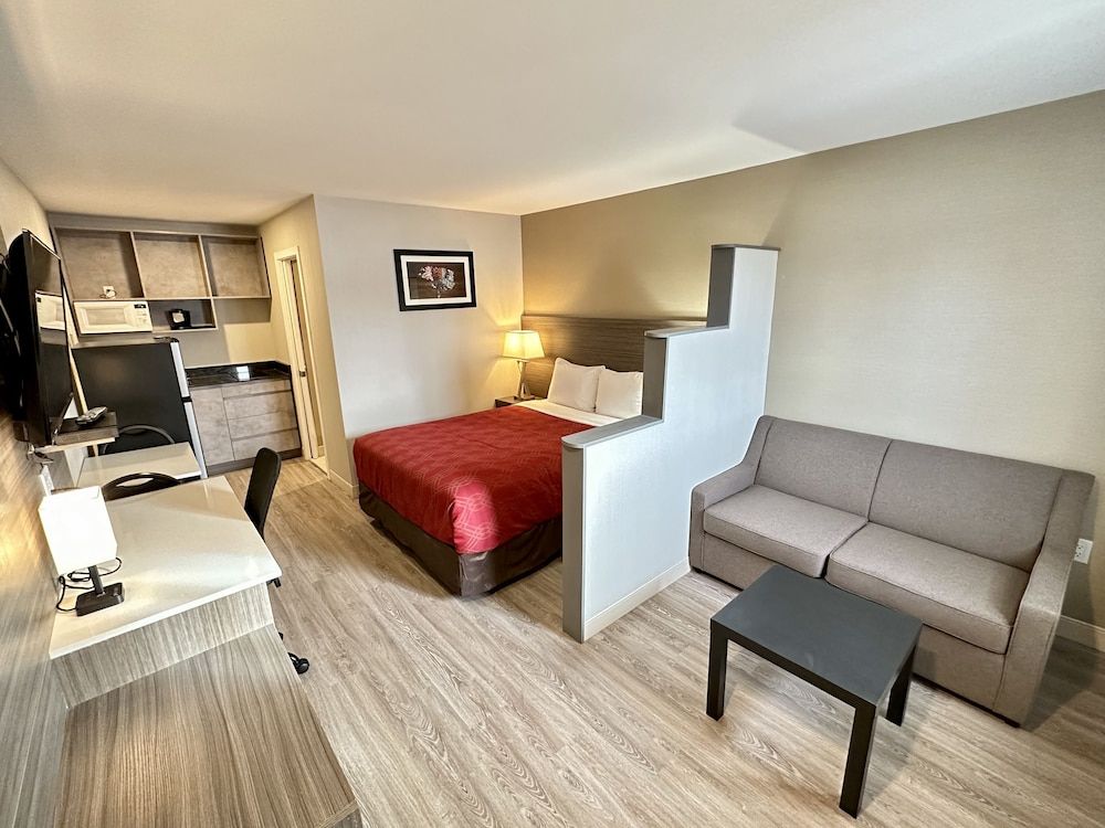 Efficiency, Suite, 1 Queen Bed with Sofa bed, Non Smoking