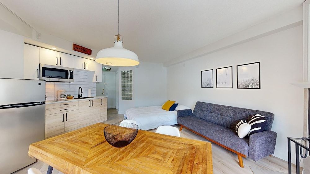 Hébergement Mont-Sainte-Anne Studio, 1 Queen Bed (FOR 2 - Ski-in/Ski-out) 4