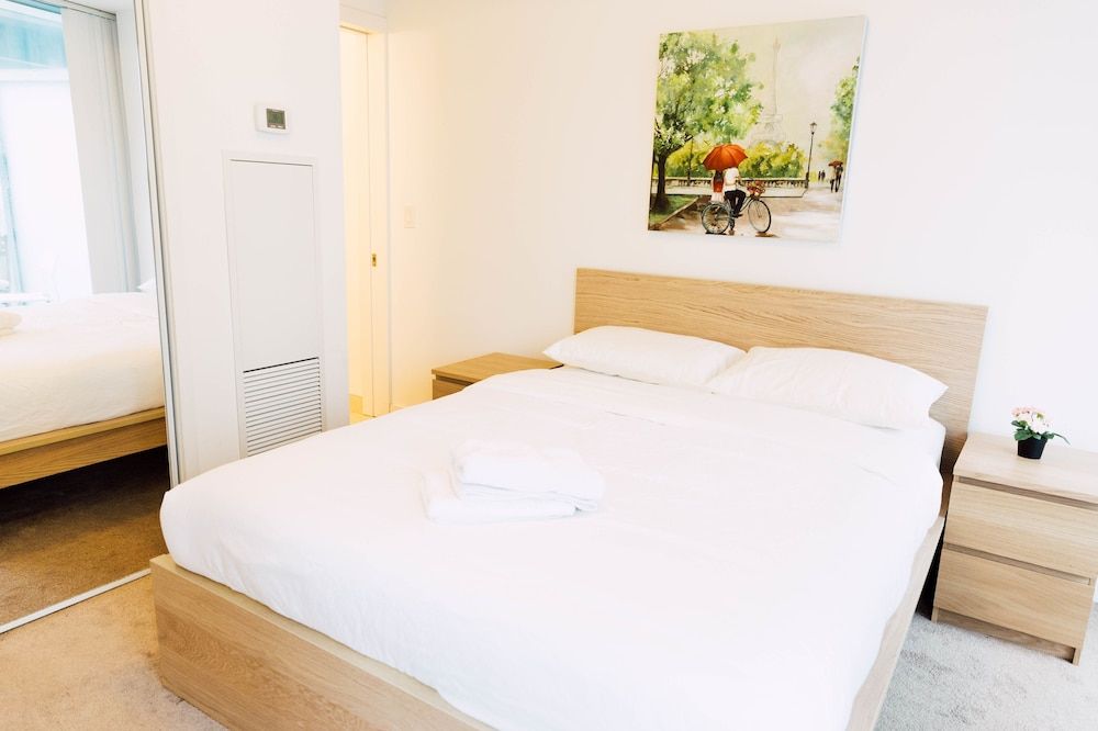 Sarkar Suites - Entertainment District Condo, 2 Bedrooms, 2 Bathrooms 5