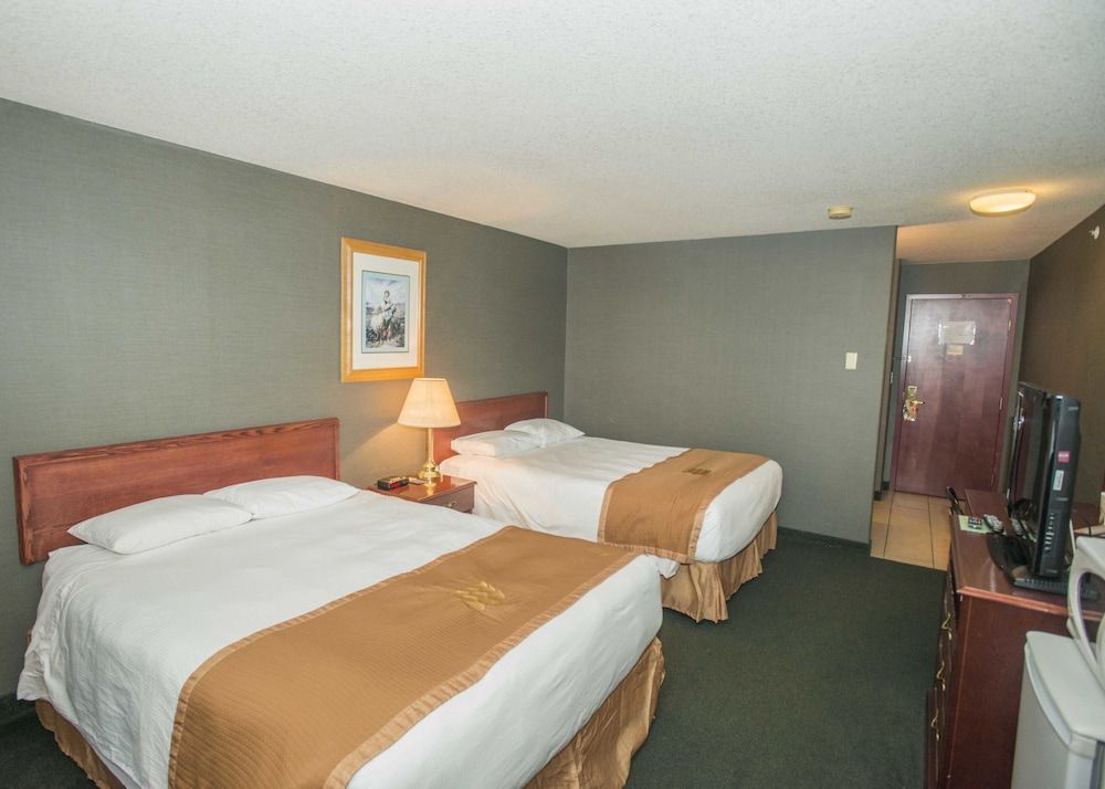 Lakeview Inns & Suites Fort Saskatchewan Traditional Double Room, 2 Queen Beds 2