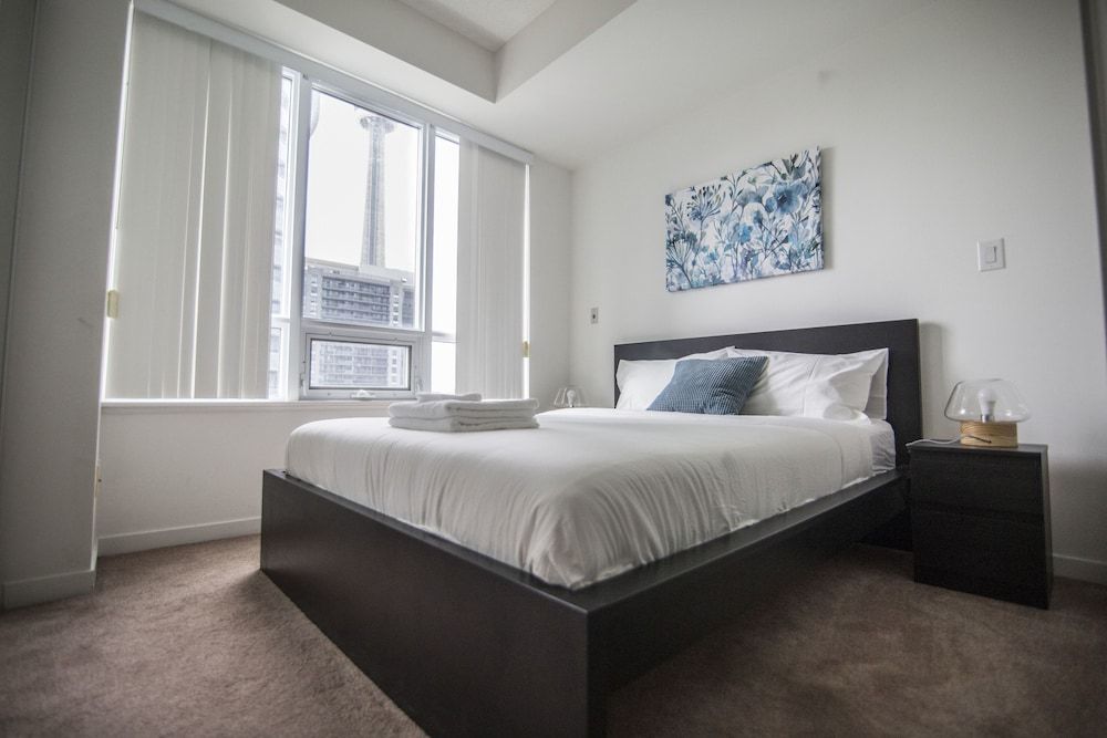 undefined Sarkar Suites - Maple Leaf Square 5