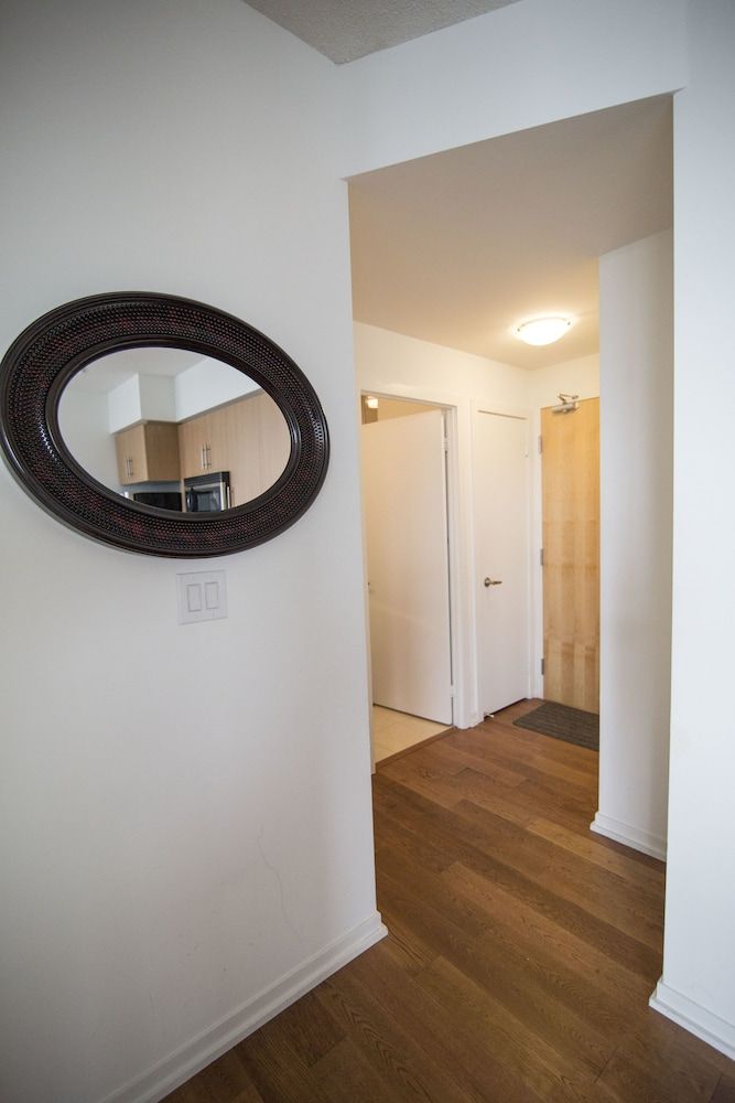 undefined Sarkar Suites - Maple Leaf Square 7