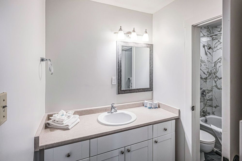 The Bluebird Motel Suite, 1 Bedroom 6