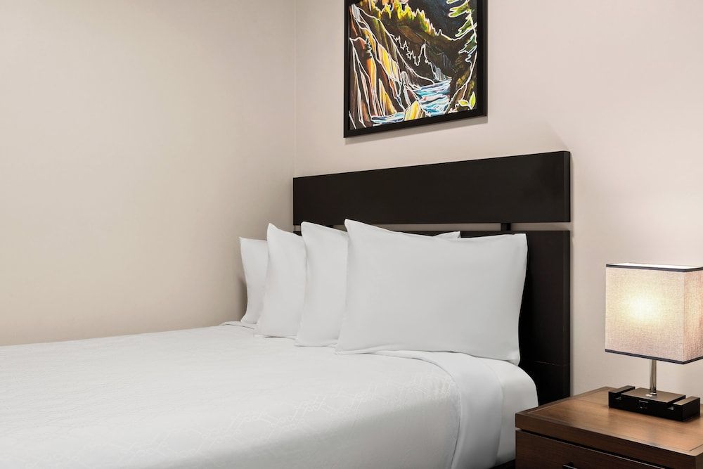 Deluxe Condo, 2 Bedrooms