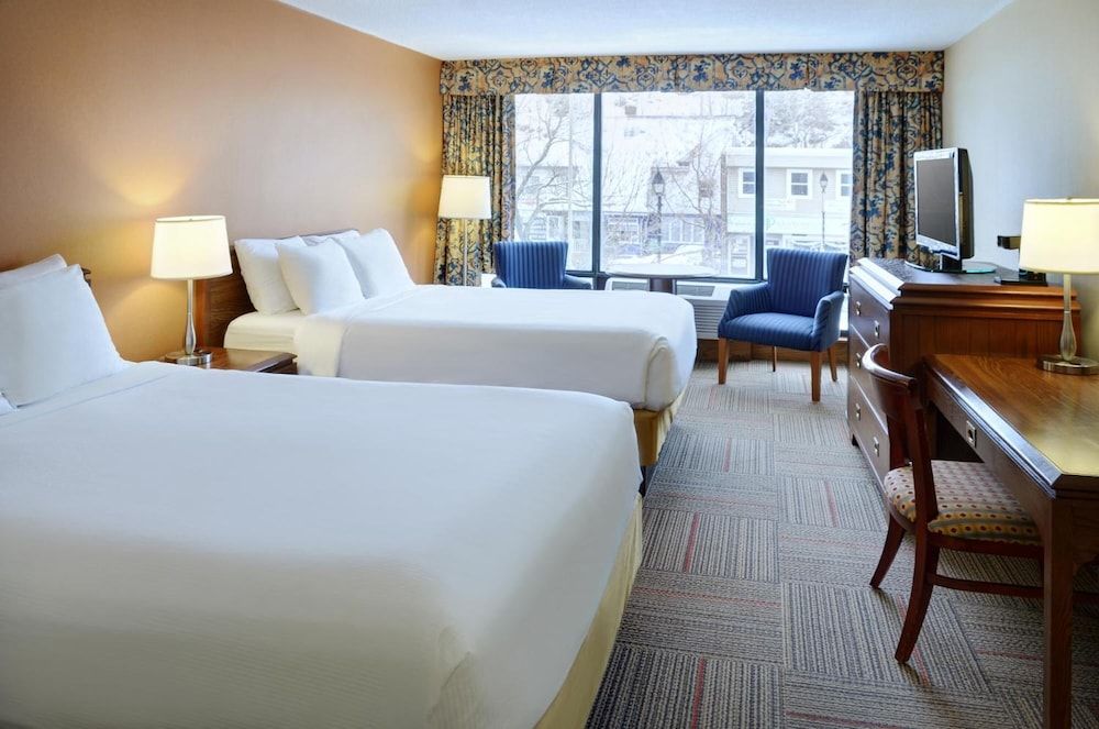 Greenwood Inn & Suites Standard Double Room 4