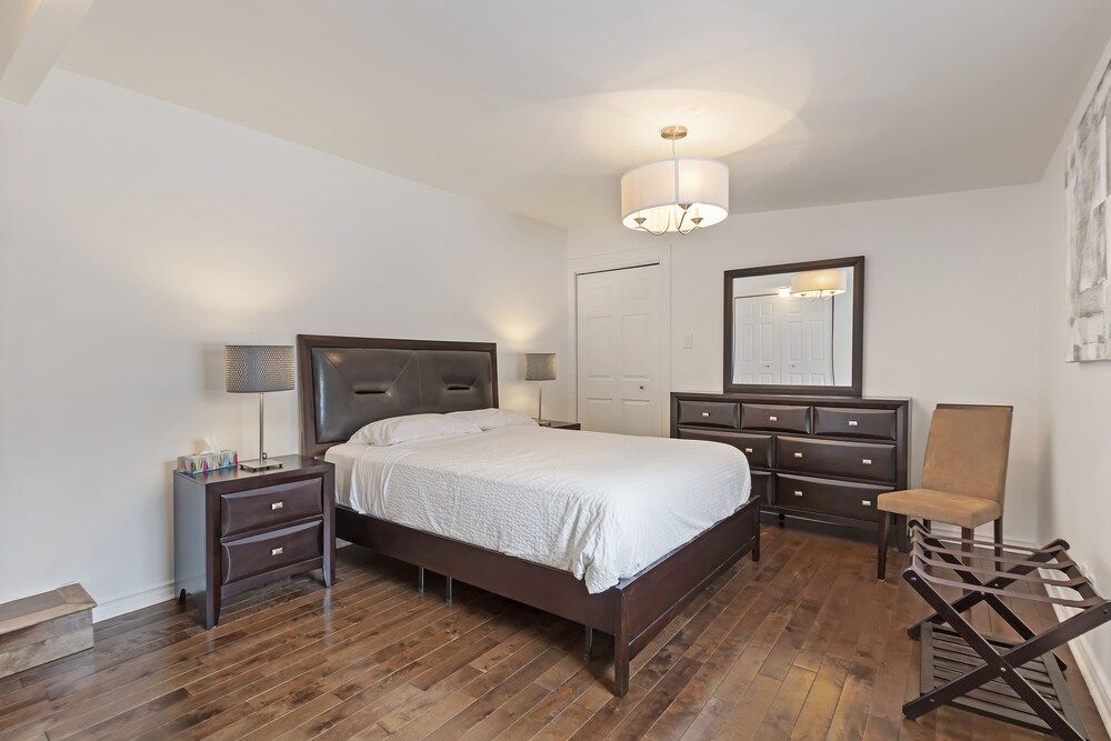 undefined The Rock apartment - mtlFlats 7