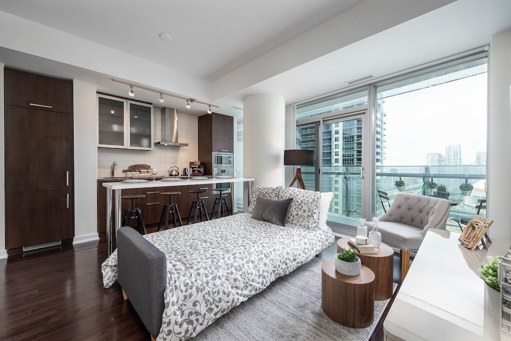 The York Boutique Suites Panoramic Condo, 2 Bedrooms, Non Smoking, City View 6