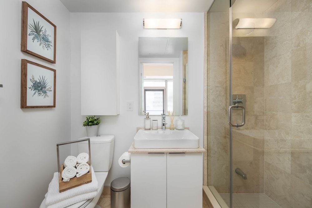 The York Boutique Suites Panoramic Condo, 2 Bedrooms, Non Smoking, City View 18