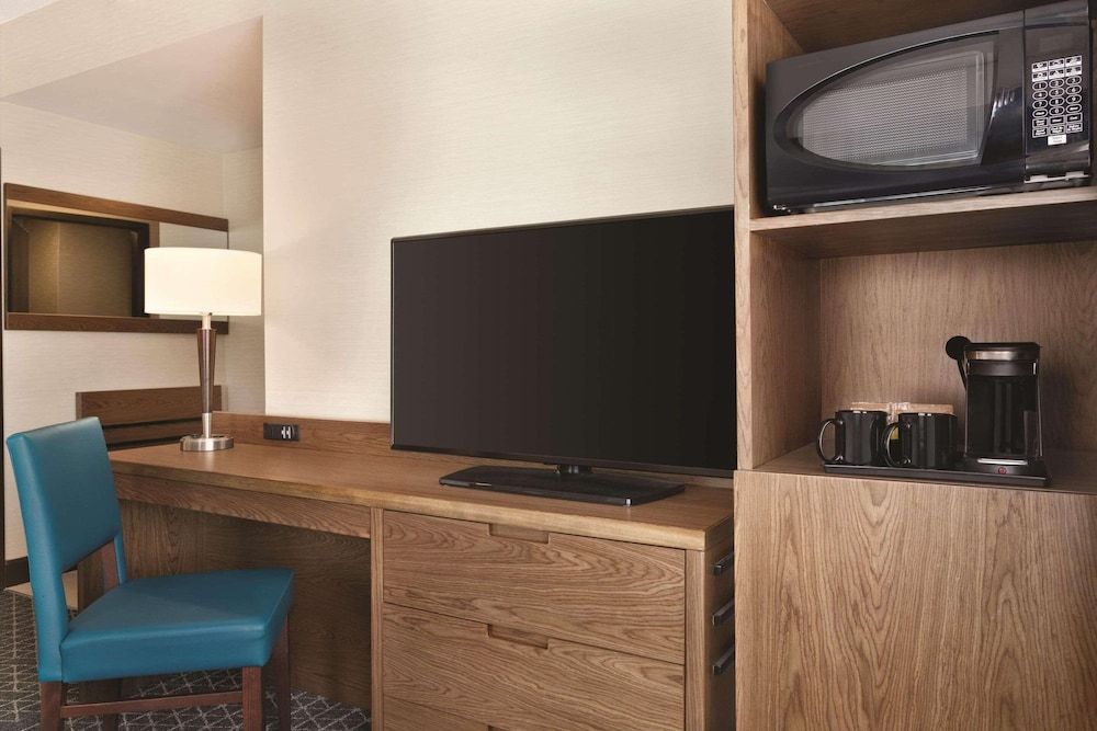 undefined Park Inn by Radisson Brampton, On 6