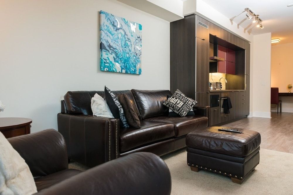 Sarkar Suites - CN Tower Rogers Centre Executive Condo, 1 Queen Bed with Sofa bed, Kitchen 17