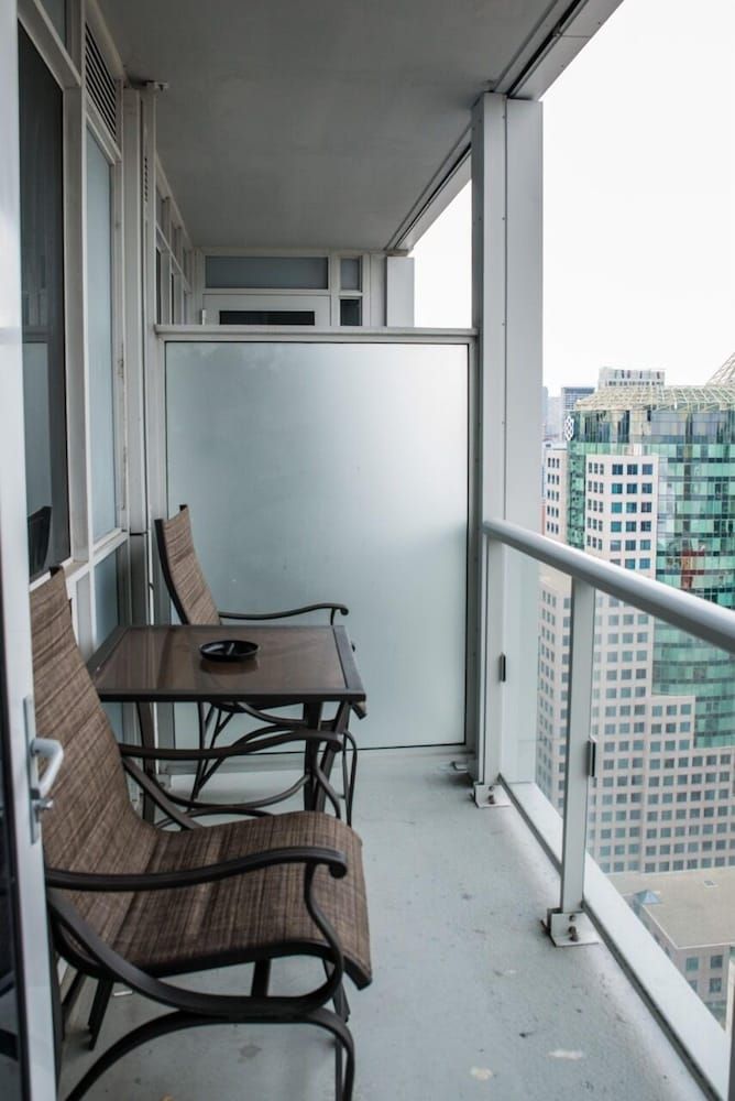 undefined Sarkar Suites - CN Tower Rogers Centre 8