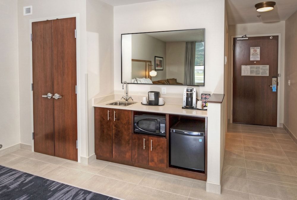 Fairfield Inn & Suites by Marriott Ottawa Airport Room, 1 King Bed with Sofa bed 5