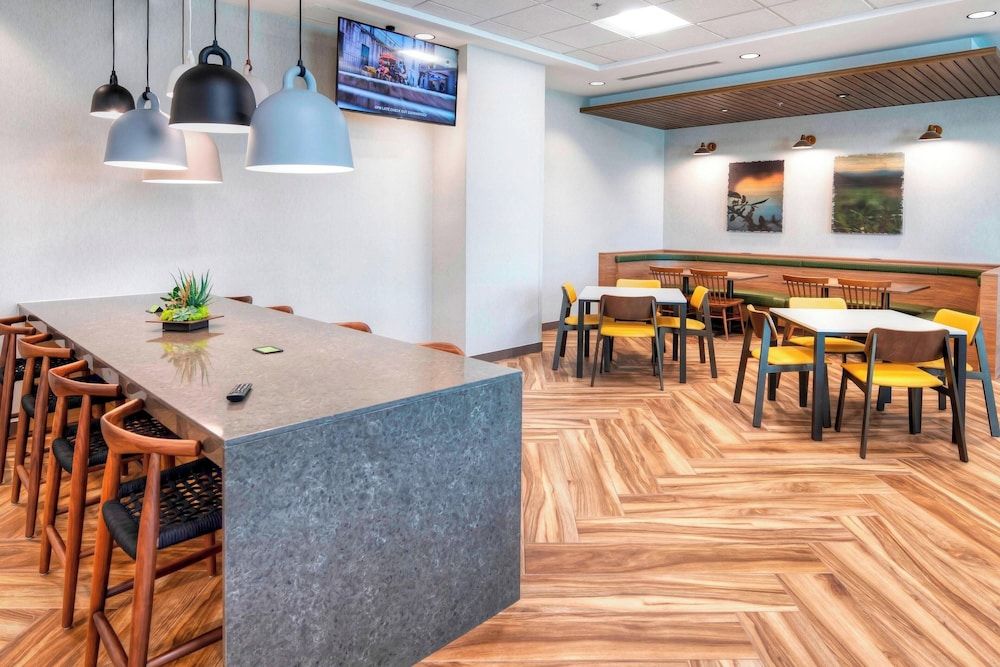 undefined Fairfield Inn & Suites by Marriott Ottawa Airport 7